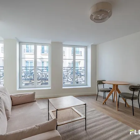 Bright T2 Near Grands Boulevards 10th Apartment