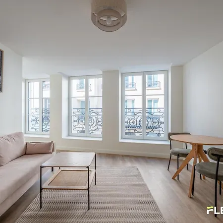 Bright T2 Near Grands Boulevards 10th * Paris